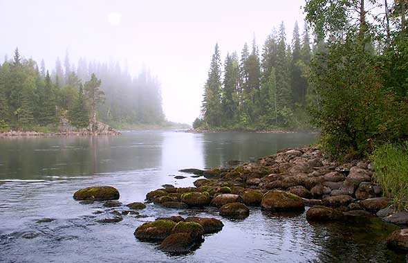 Отдых на берегу озера, Карелия
